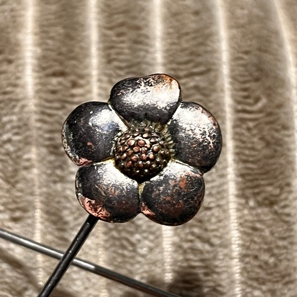 Pair of Vintage Forged Steel Flower Pins – Versatile for Hair, Hats or Clothing - Picture 17 of 17